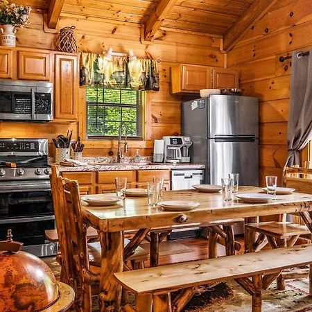 Vila Cozy Cabin W/Hot Tub & Wifi In Gatlinburg Exteriér fotografie