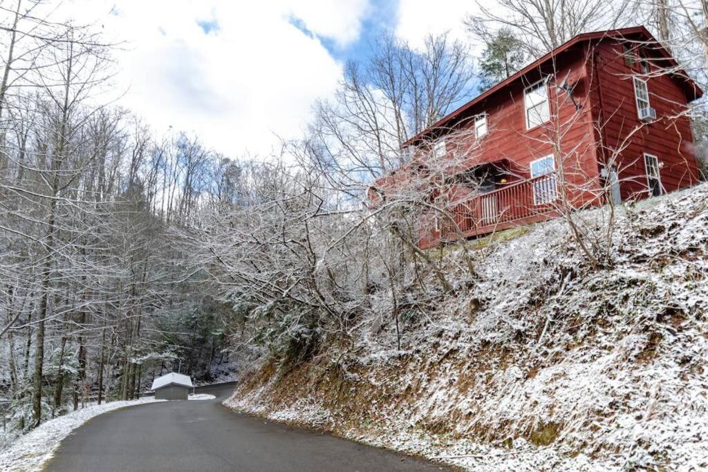 Vila Cozy Cabin W/Hot Tub & Wifi In Gatlinburg Exteriér fotografie