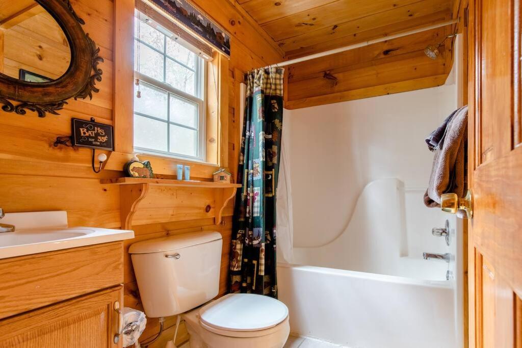 Vila Cozy Cabin W/Hot Tub & Wifi In Gatlinburg Exteriér fotografie