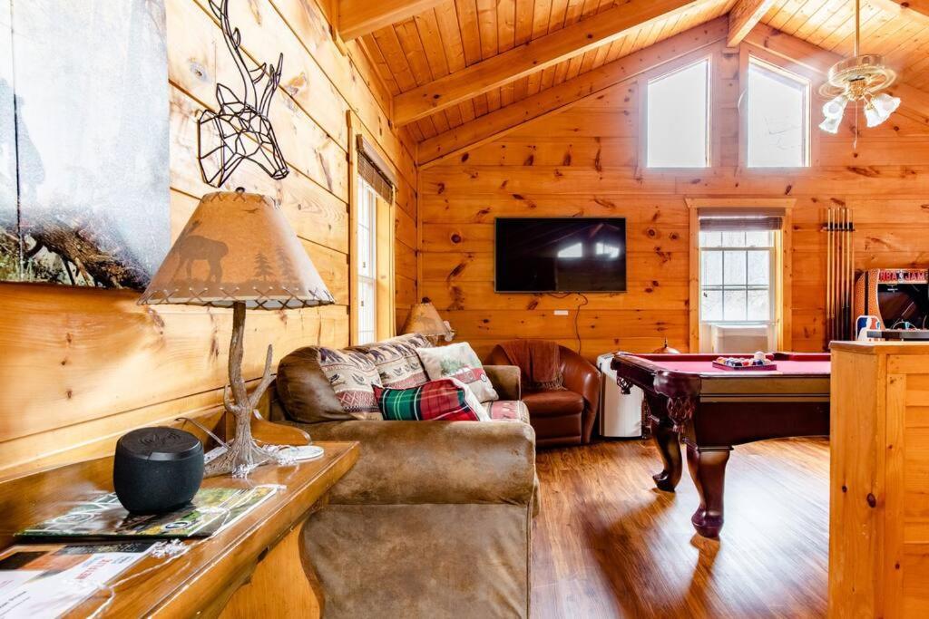 Vila Cozy Cabin W/Hot Tub & Wifi In Gatlinburg Exteriér fotografie